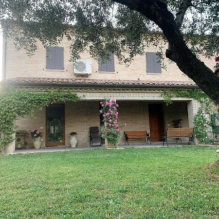 Guest House Vagamondo Fano Exterior foto