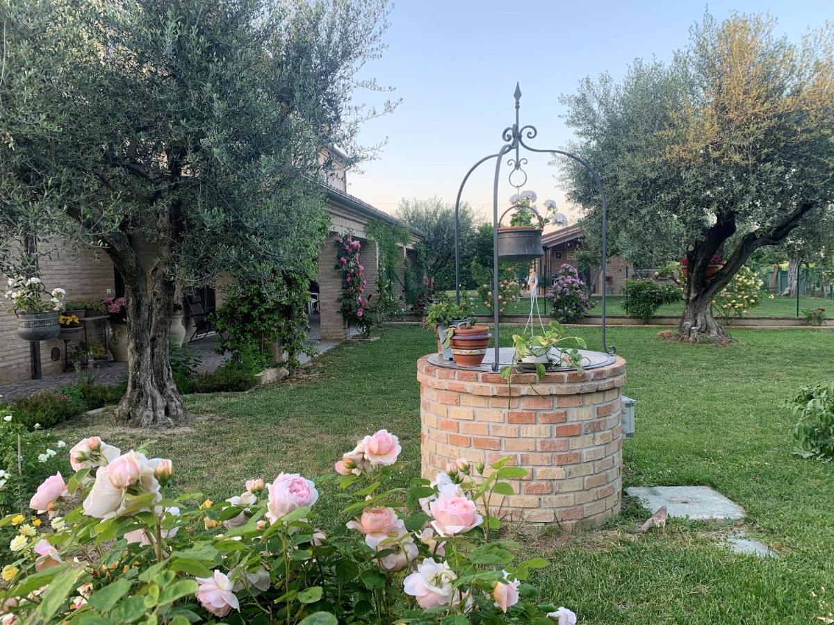 Guest House Vagamondo Fano Exterior foto